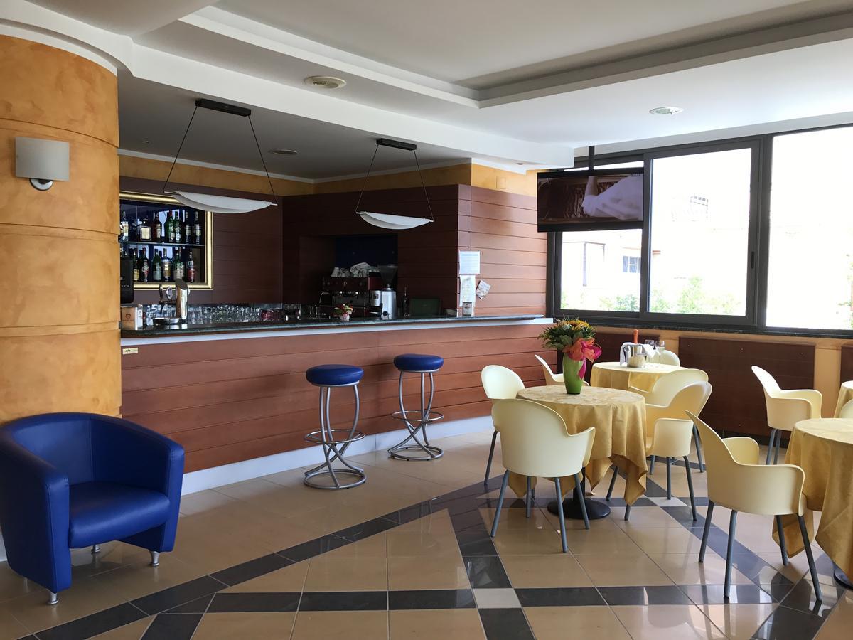 Hotel Atlas Alba Adriatica Ngoại thất bức ảnh