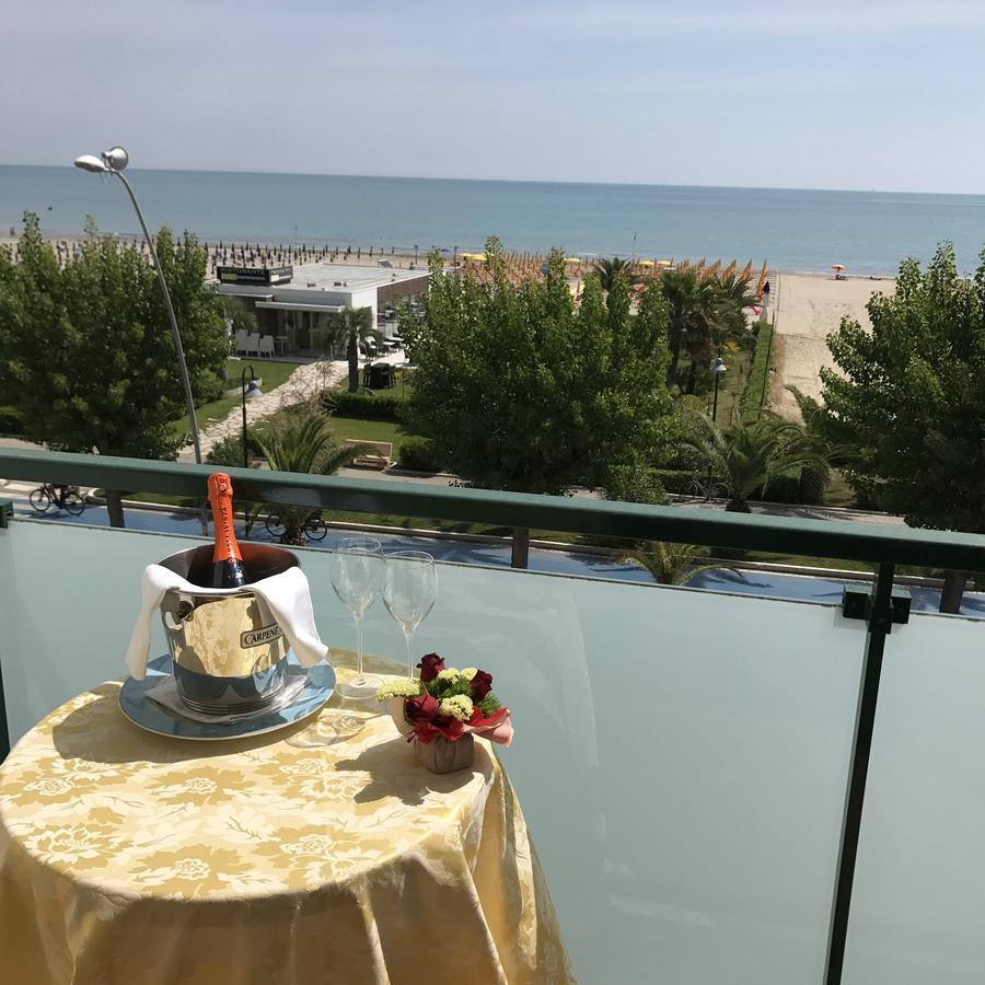 Hotel Atlas Alba Adriatica Ngoại thất bức ảnh