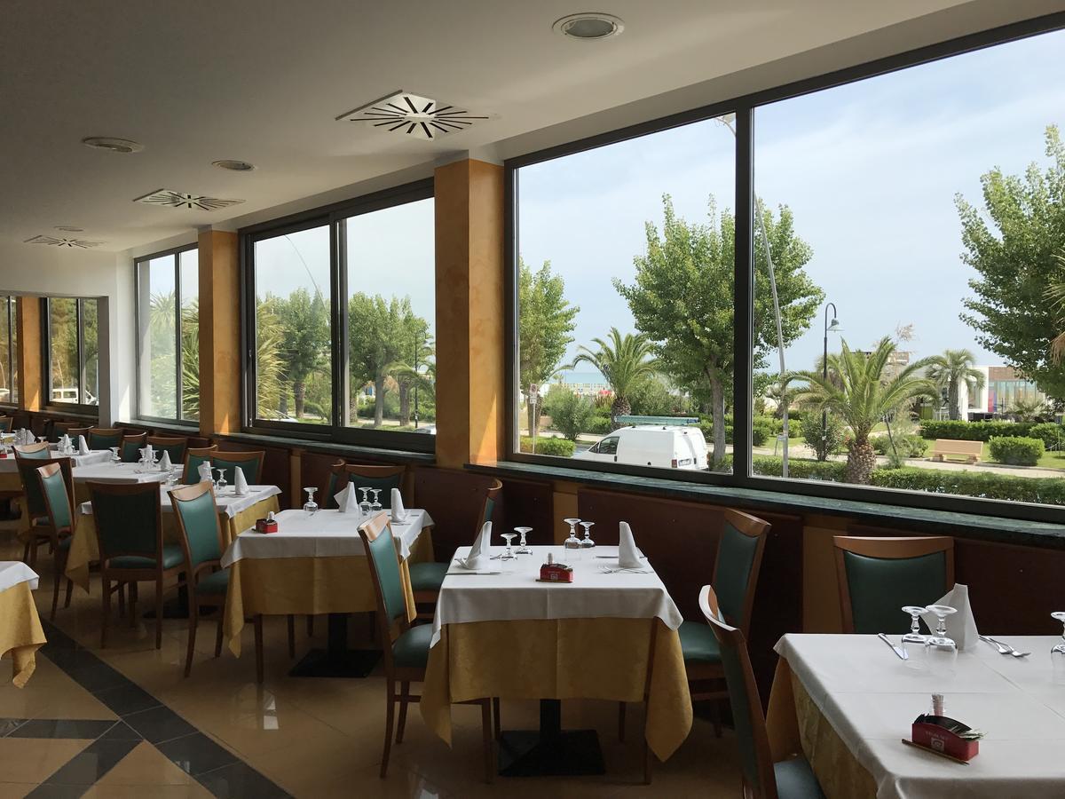 Hotel Atlas Alba Adriatica Ngoại thất bức ảnh