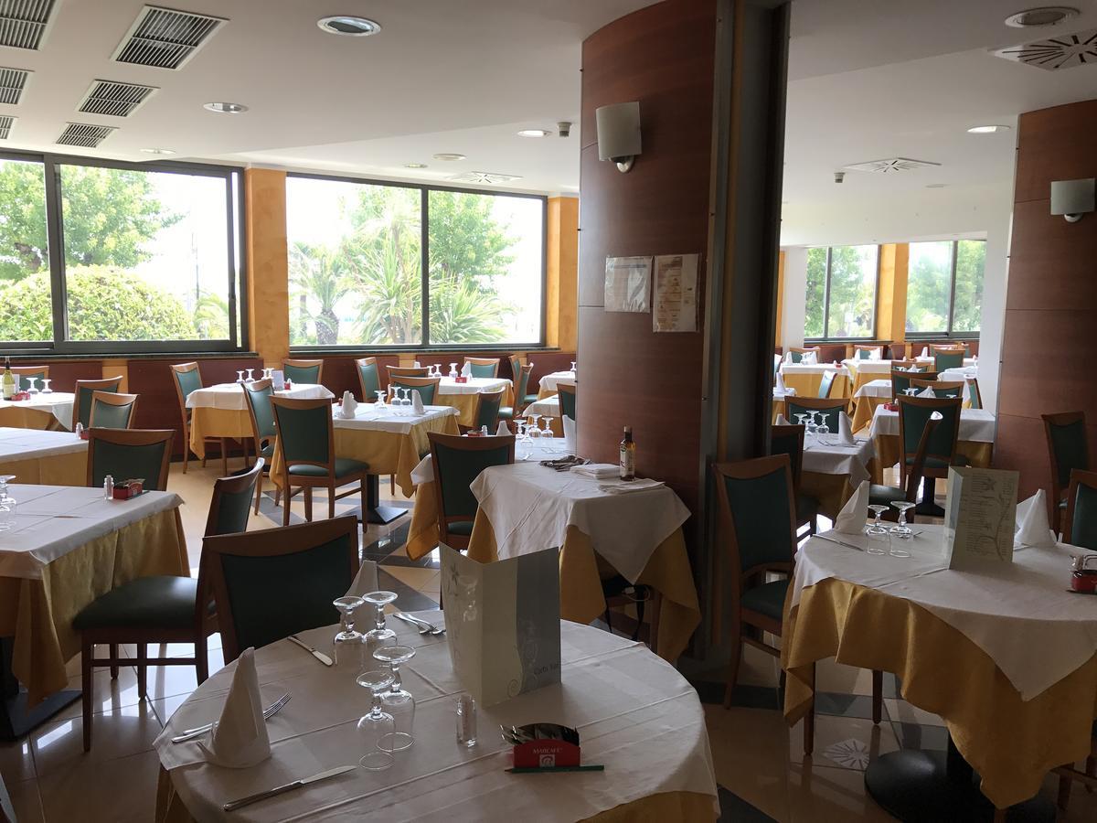Hotel Atlas Alba Adriatica Ngoại thất bức ảnh