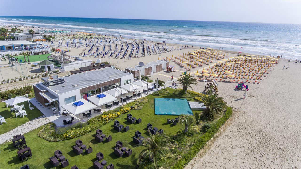 Hotel Atlas Alba Adriatica Ngoại thất bức ảnh