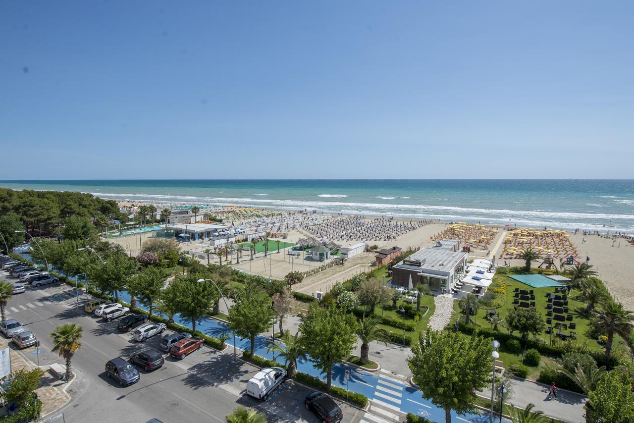 Hotel Atlas Alba Adriatica Ngoại thất bức ảnh