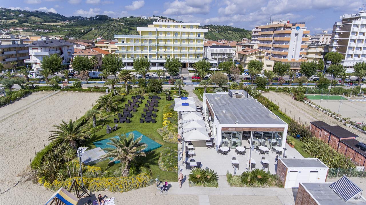 Hotel Atlas Alba Adriatica Ngoại thất bức ảnh